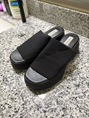 Steve Madden Black Platform Slide Mules